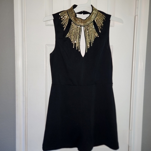 ARK & Co. Black and Gold Beaded Romper size Small Back cut out Super Sexy - Picture 6 of 6